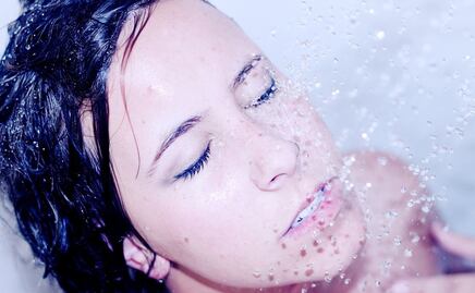 Beneficios del agua fría para la piel que quizá no conocías