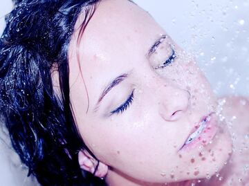 Beneficios del agua fría para la piel que quizá no conocías