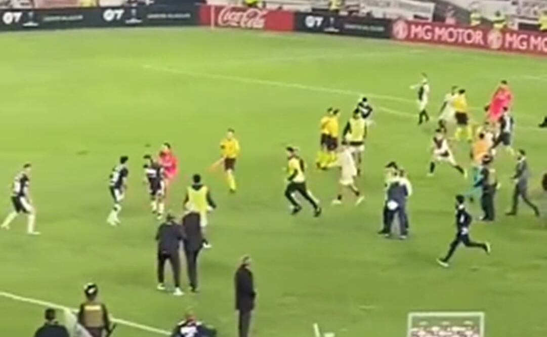 La batalla campal entre Gimnasia y Esgrima La Plata y Universitario / Foto: Especiales