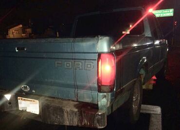 Hallan 5 cuerpos baleados en camioneta abandonada en Uruapan