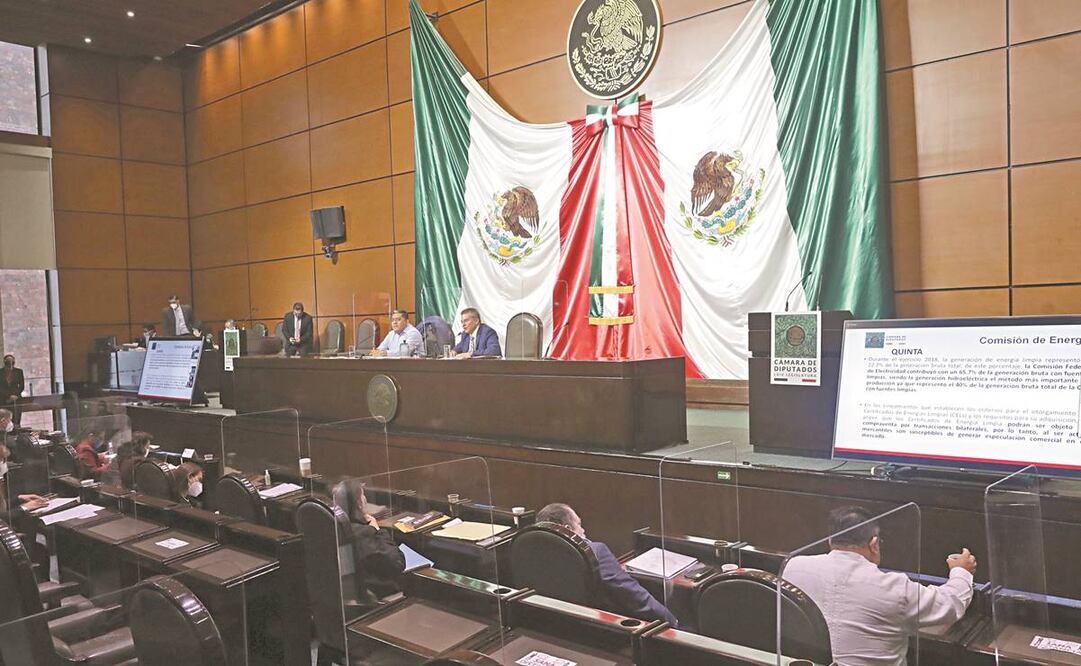 El dictamen se aprobó tras un largo debate de cinco horas y de acusaciones entre legisladores. Foto: ESPECIAL