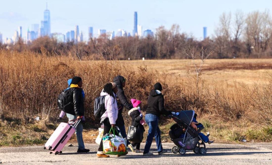 Comienzan las deportaciones masivas en Estados Unidos. Foto: X @1010GANANCIAS