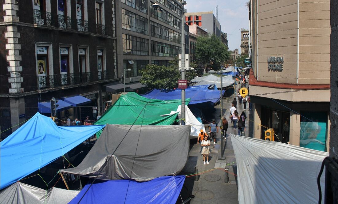 Gobierno de CDMX analiza apoyos para los empresarios del Centro afectados por el plantón de la CNTE. Foto: Darío Luna/EL UNIVERSAL