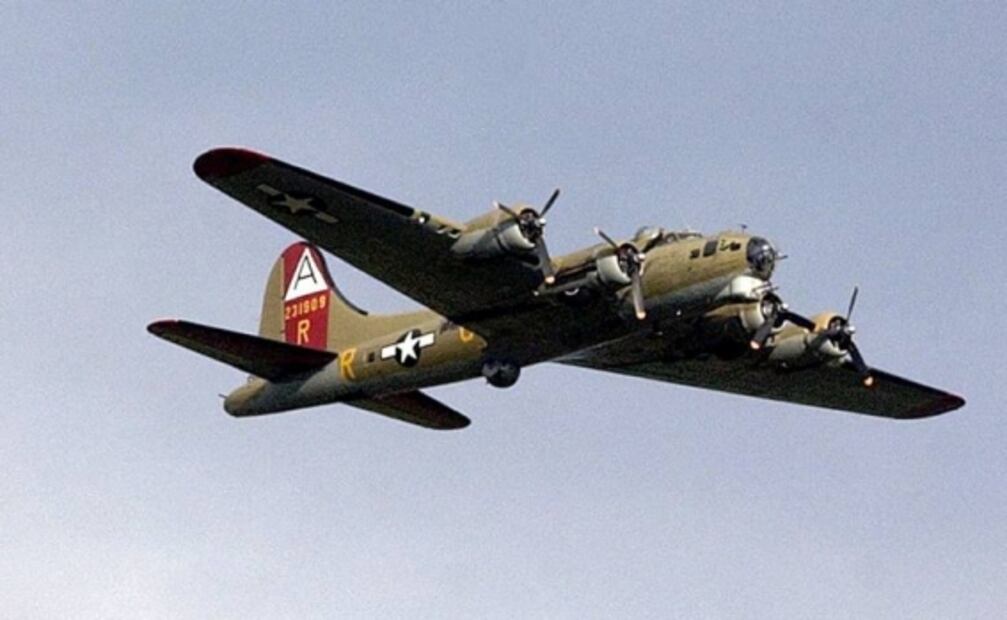 Avión de la Segunda Guerra Mundial se desploma en aeropuerto de Connecticut