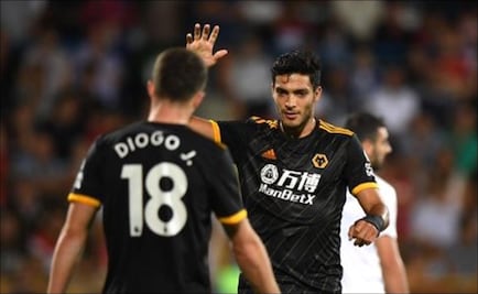 Raúl Jiménez marca otro doblete con los Wolves