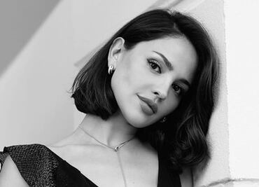 Eiza González luce hermoso vestido nude con abertura y drapeado