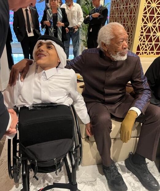 La razón por la que Morgan Freeman usó sólo un guante en los Premios Oscar