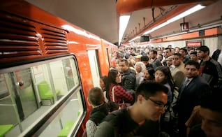 Caos en el Metro CDMX hoy; reportan retrasos, saturación y largas esperas en varias líneas