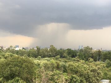 "Se cae el cielo"; así captaron los capitalinos las fuertes lluvias
