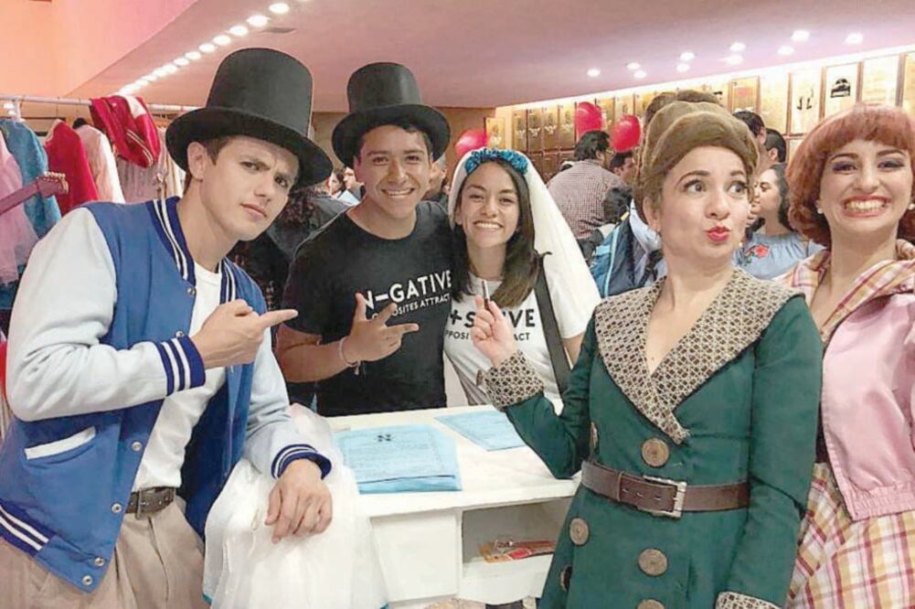 El elenco viajó en Turibús y luego hizo una kermés para convivir con fans. (TOMADO DE TWITTER)