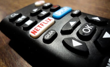 ¿Cómo ver Netflix en un televisor sin Smart TV?