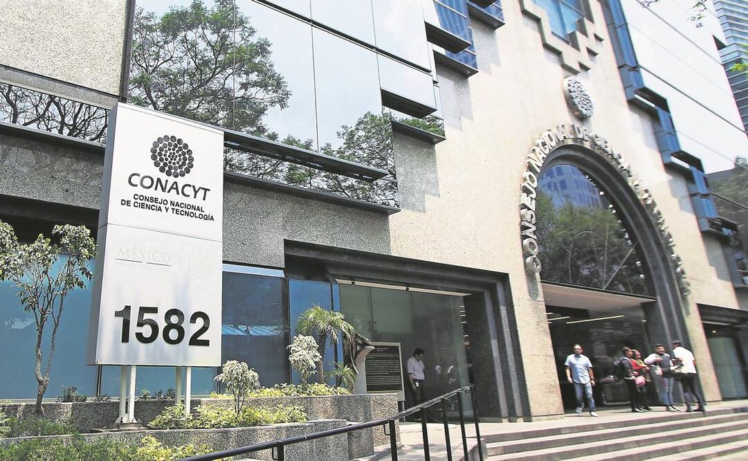 Conacyt no rechaza en el texto mantener la propuesta de suspender becas a estudiantes. Foto: Archivo/ EL UNIVERSAL.