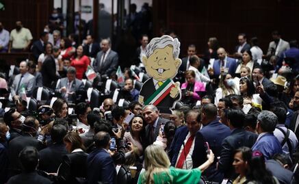 Adán Augusto López regala 20 minutos de abrazos en San Lázaro