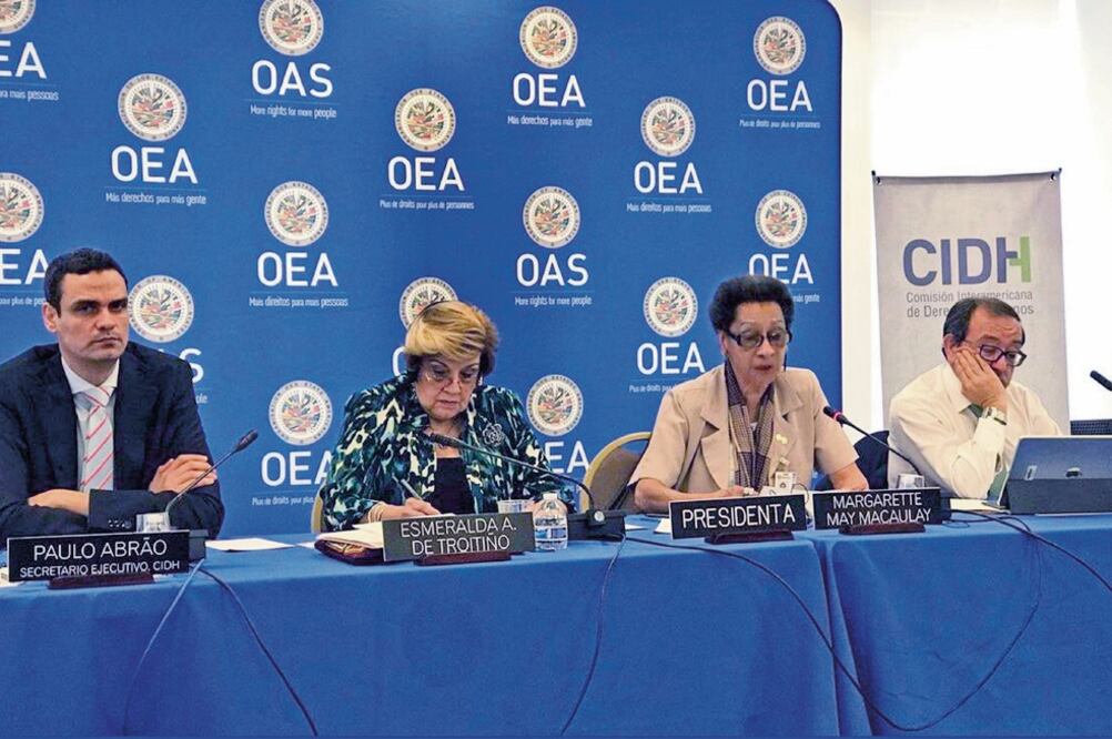 En la Corte Interamericana de Derechos Humanos de la Organizacion de los Estados Americanos se ofreció una conferencia de prensa sobre el caso de los 43 estudiantes desaparecidos de la Normal Rural de Ayotzinapa (TOMADA DE TWITTER)