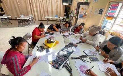 Migrantes buscan paz y un propósito a través de talleres