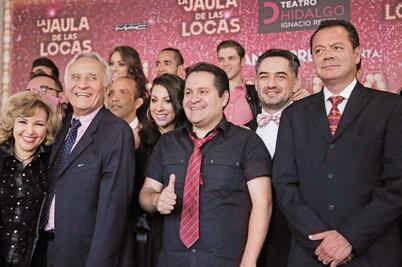 Se encierran en "La jaula de las locas"