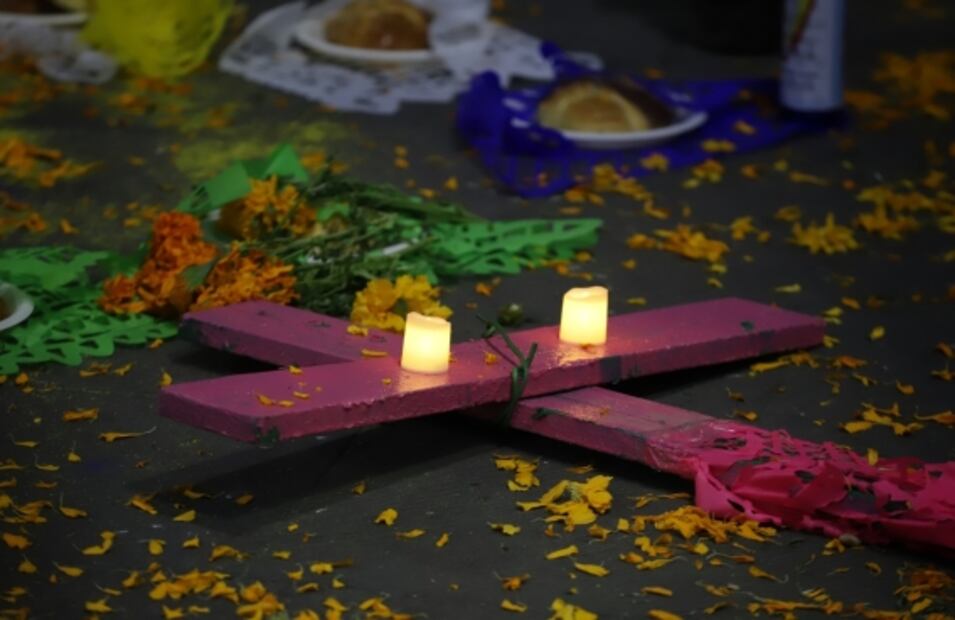 Trabajadoras sexuales levantan ofrenda y exigen sensibilizar a la Fiscalía capitalina