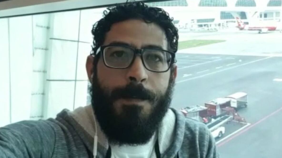 BBC Hassan al Kontar logró fama internacional tras publicar videos sobre cómo vivía en el aeropuerto de Kuala Lumpur.