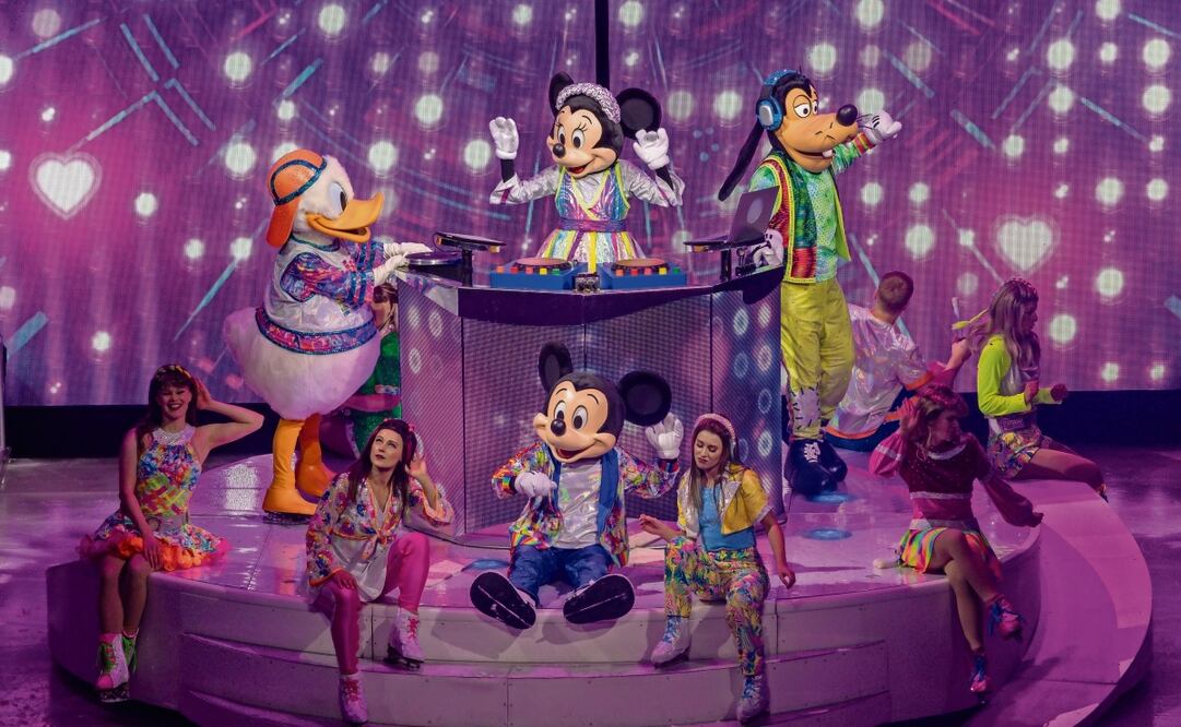 Disney on Ice tuvo como anfitrión a DJ Mickey quien dio la bienvenida a sus miles de invitados; el personaje estuvo acompañado en el escenario por Minnie, Donald y Goofy. Foto: OCESA