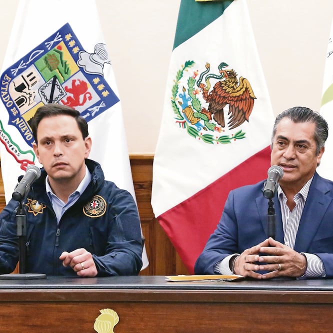 Jaime Rodríguez (der) aclaró que la decisión de que la policía estatal se encargue de la seguridad en Monterrey no es un caso de emergencia. Foto: EMILIO VÁSQUEZ. EL UNIVERSAL