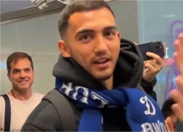 VIDEO: Luis Chávez llega a Rusia para iniciar su aventura con el Dynamo Moscú