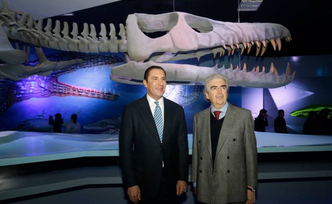 Rafael Tovar y de Teresa, Secretario de Cultura y el gobernador de Puebla, Rafael Moreno Valle inauguraron el museo de la Evolución en Puebla. (FOTO: Notimex)