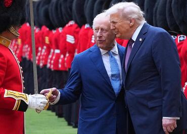 Rey Carlos III recibe a Trump en el castillo de Windsor y ambos pasan revista a la Guardia Real británica