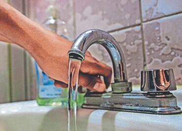 Proponen tipificar como delito el despojo de agua en la CDMX; sugieren castigarlo con hasta 10 años de cárcel