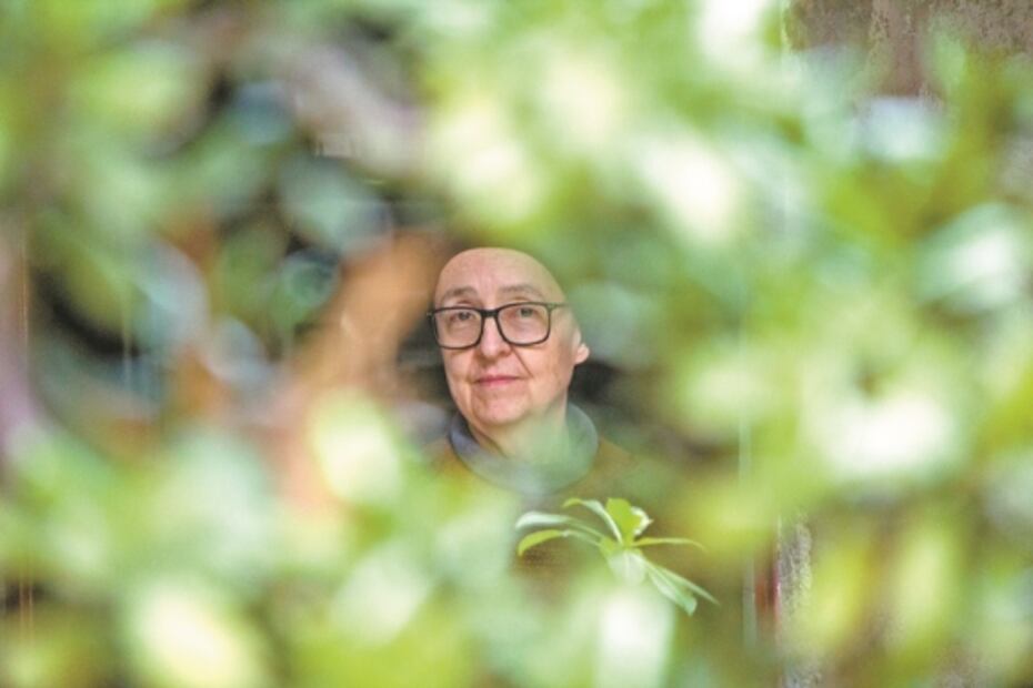 “Pandemia echó atrás 50 años de lucha feminista”: Mónica Mayer