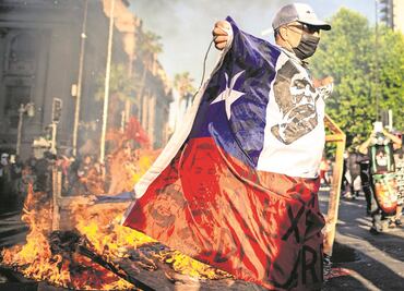 Chile elige su futuro entre los extremos