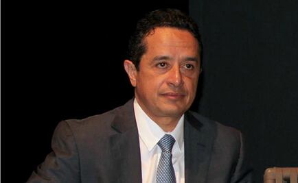 Renuncia Carlos Joaquín al PRI