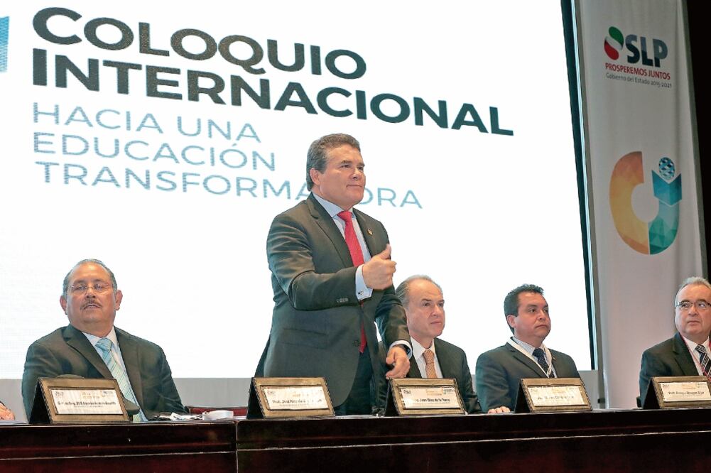 Juan Díaz de la Torre, dirigente del SNTE, presidió la ceremonia conmemorativa por el 72 aniversario de la Sección 17 en el Valle de Toluca (ESPECIAL)