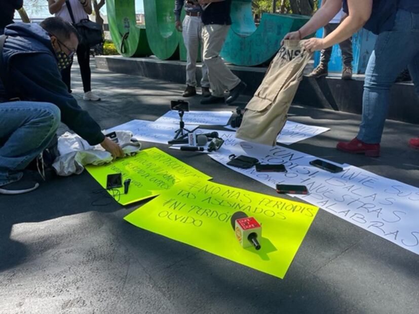 Periodistas se manifiestan en Segob; minuto a minuto de las protestas en todo el país