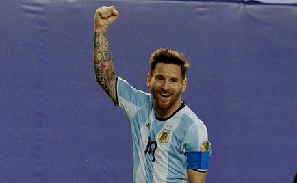 Messi anuncia que seguirá jugando con la selección argentina