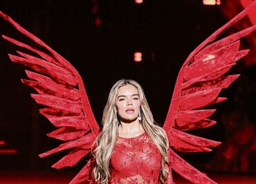 Karol G, el ángel latino, se roba el Fashion Show