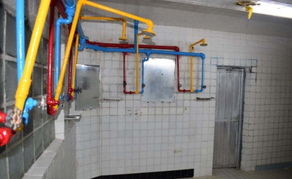 ¿Turco, vapor o regaderazo? Covid evapora en CDMX tradición de los baños públicos