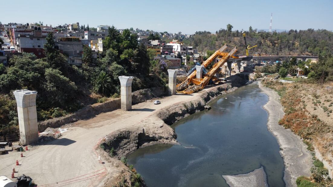 Lanzadora de dovelas en las obras del Tren Interurbano. Foto: Diego Prado