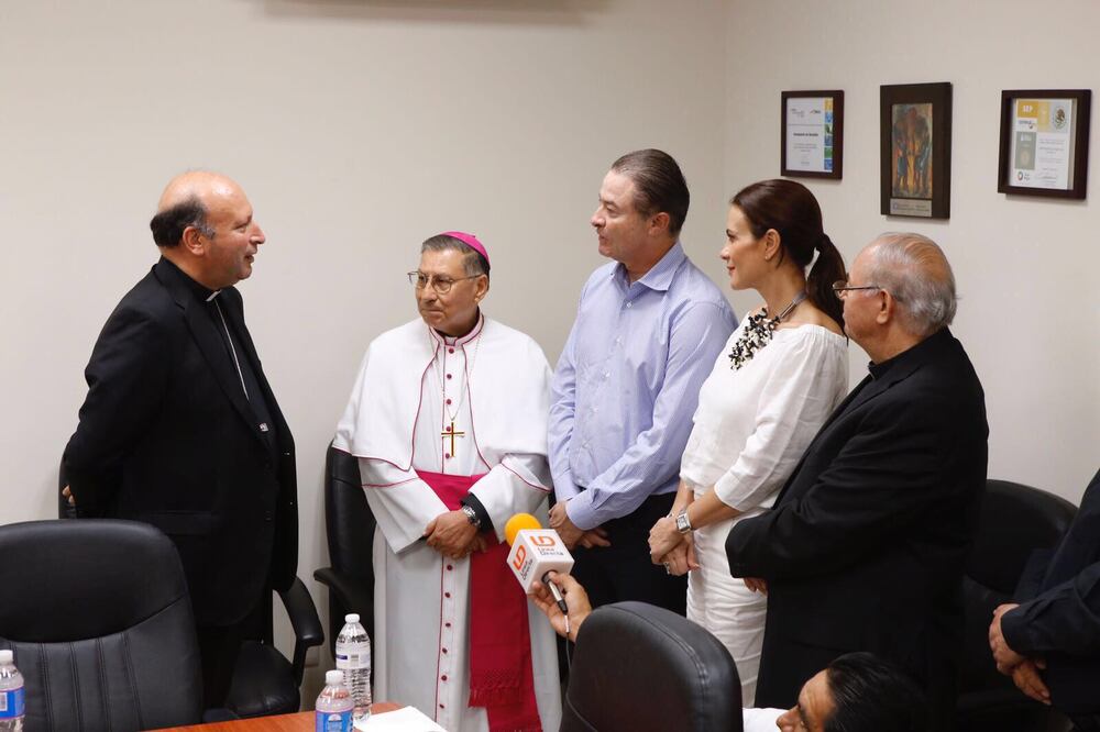 Fotos oficiales del nuncio apostólico, Franco Cappola