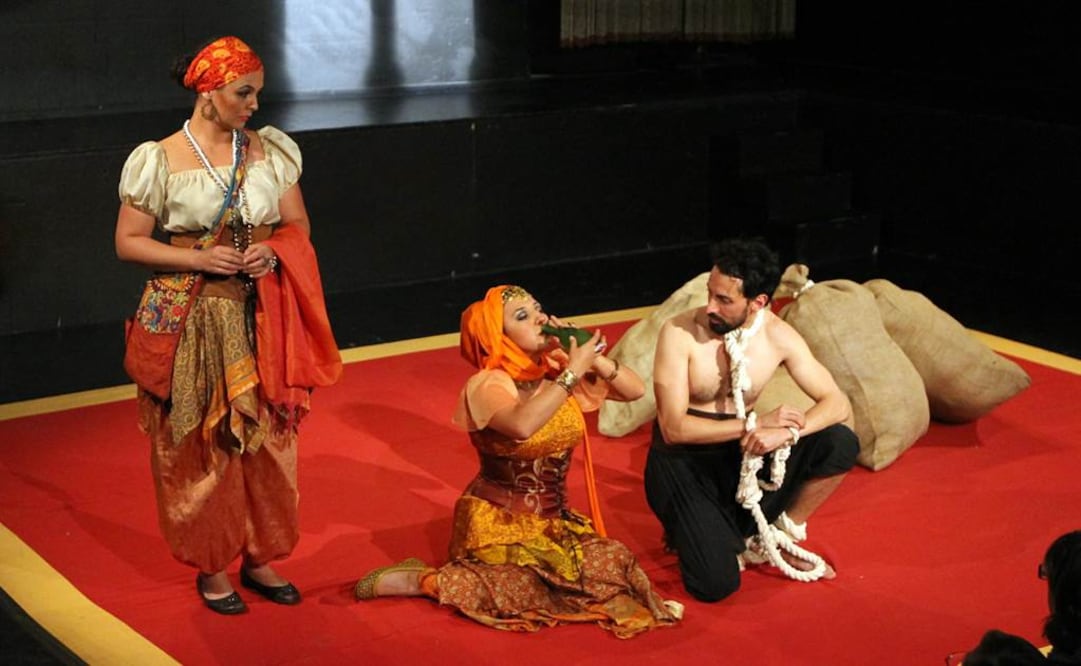 La puesta en escena “Argelia. La historia del cautivo” estará en temporada en el Foro La Gruta del Centro Cultural Helénico, del 18 de agosto al 3 de noviembre, todos los martes a las 20:30 horas. FOTO: Notimex.