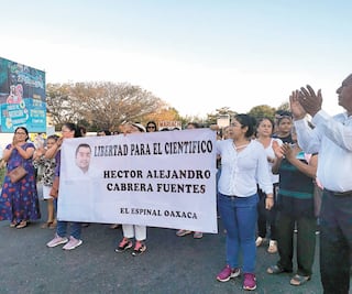 Marchan en el Istmo en apoyo a científico acusado de espía