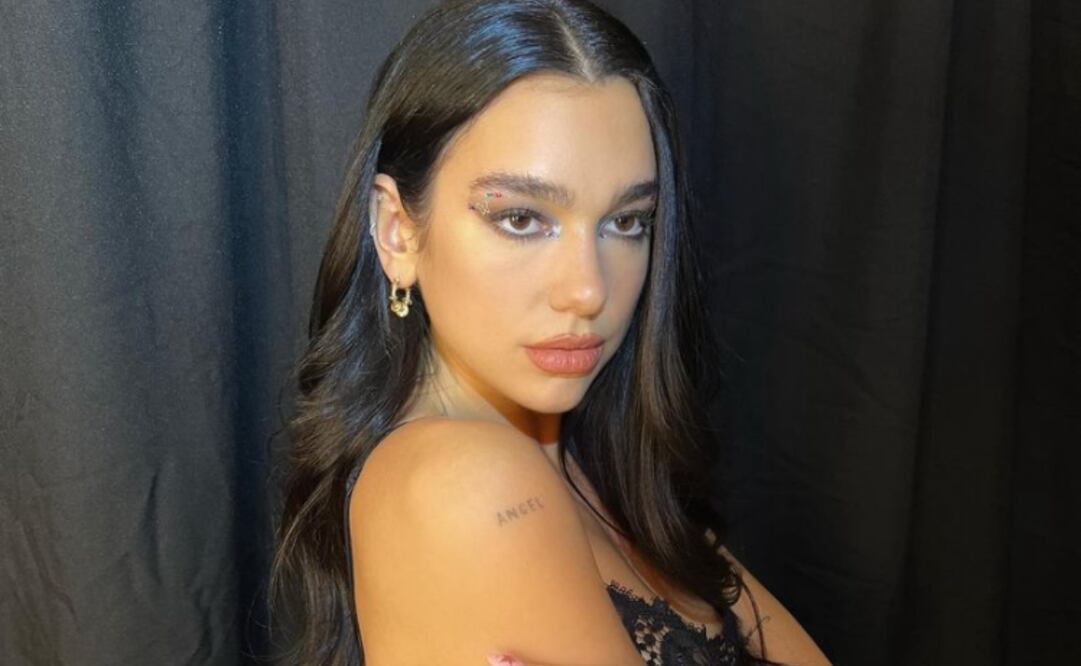 Dua Lipa cantó junto a Elton John en Los Ángeles, luciendo un vestido con cola extra larga. Foto: Instagram @dualipa