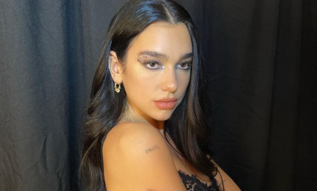 Dua Lipa cantó junto a Elton John en Los Ángeles, luciendo un vestido con cola extra larga. Foto: Instagram @dualipa