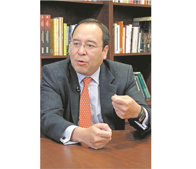 Ciro Murayama dice que el costo del INE se mantiene. Foto: ARCHIVO EL UNIVERSAL