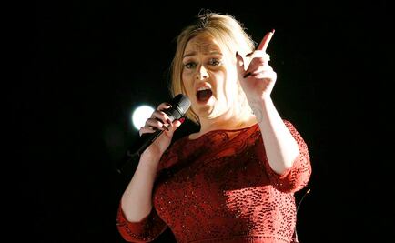 Adele explica su 'desentonada' en los Grammy