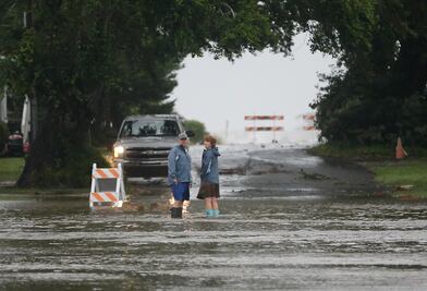 Florida se prepara para "Hermine", su primer huracán en 11 años