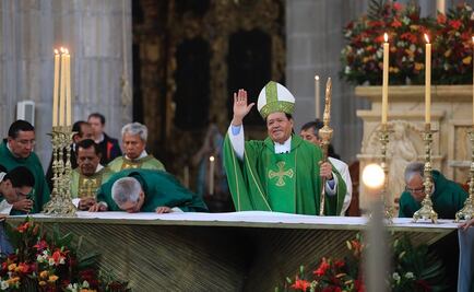 Con aplausos despiden al cardenal Rivera Carrera en su última misa en Catedral