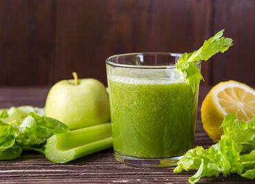 Para qué sirve tomar agua de apio