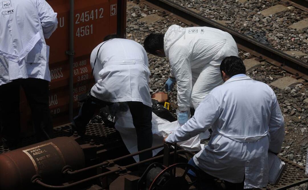 El hallazgo se realizó en una zona ferroviaria ubicada en Avenida de las Granjas, perímetro de la colonia Santa Catarina. Foto: Armando Martínez/ EL UNIVERSAL