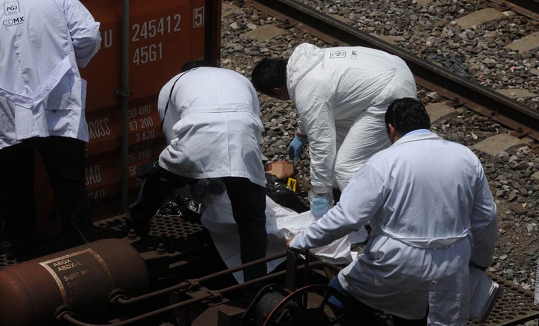 El hallazgo se realizó en una zona ferroviaria ubicada en Avenida de las Granjas, perímetro de la colonia Santa Catarina. Foto: Armando Martínez/ EL UNIVERSAL
