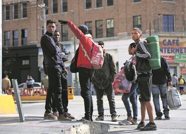 Migrantes fortalecen los impuesto y el mercado laboral en EU, según estudio